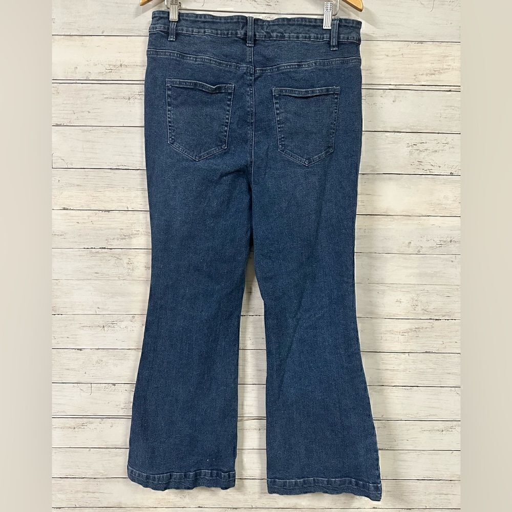 FOREVER 21 High Waist Flare Jeans - Picture 4 of 5
